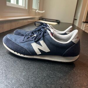 new balance lifestyle/ tennis shoes, navy blue